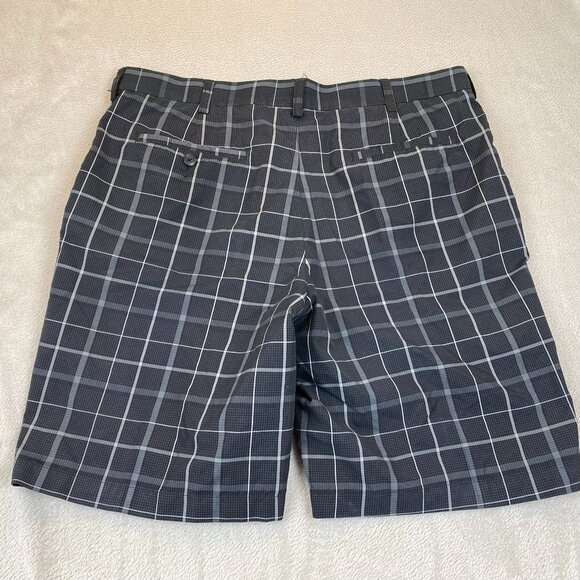PGA Tour Mens Golf Shorts Size 36 Black & Gray Plaid Polyester Lightweight & Com - Picture 10 of 10